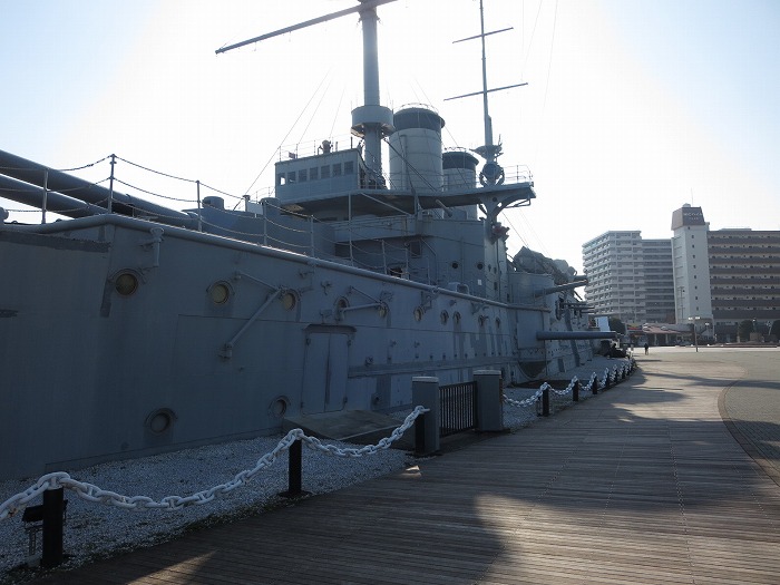 横須賀にある自衛隊の艦船が見える公園めぐり