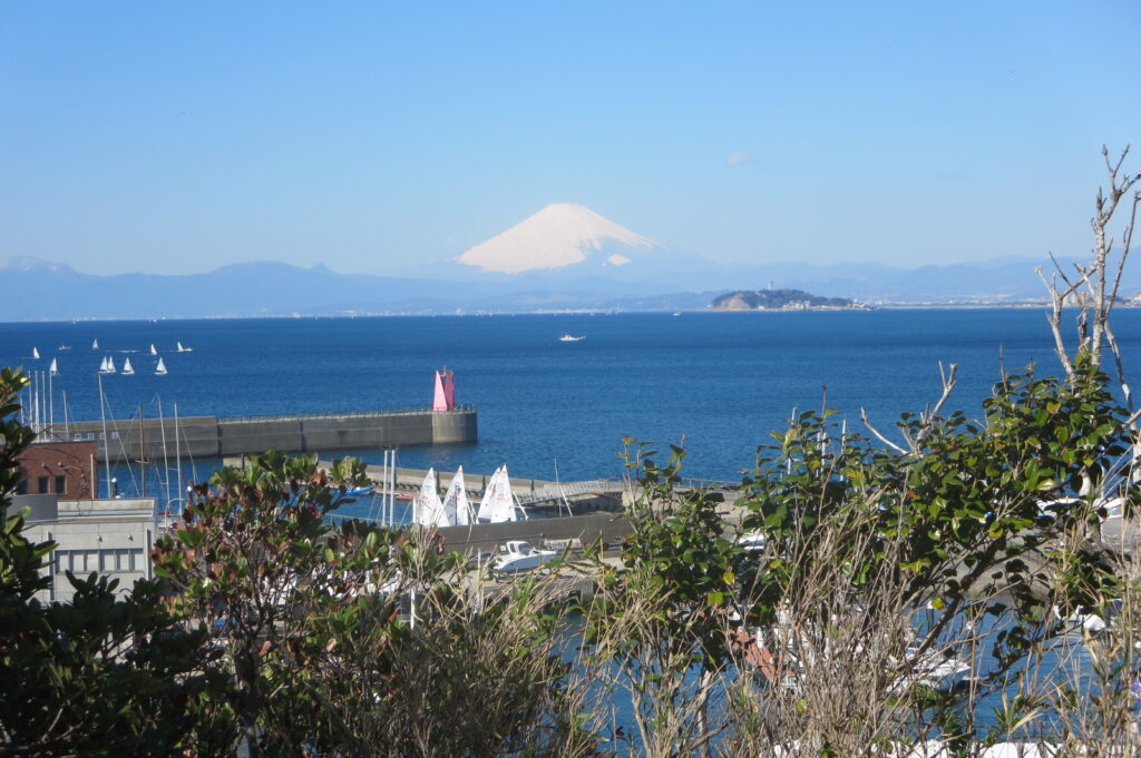三浦半島西側の富士山と江の島が見えるスポット